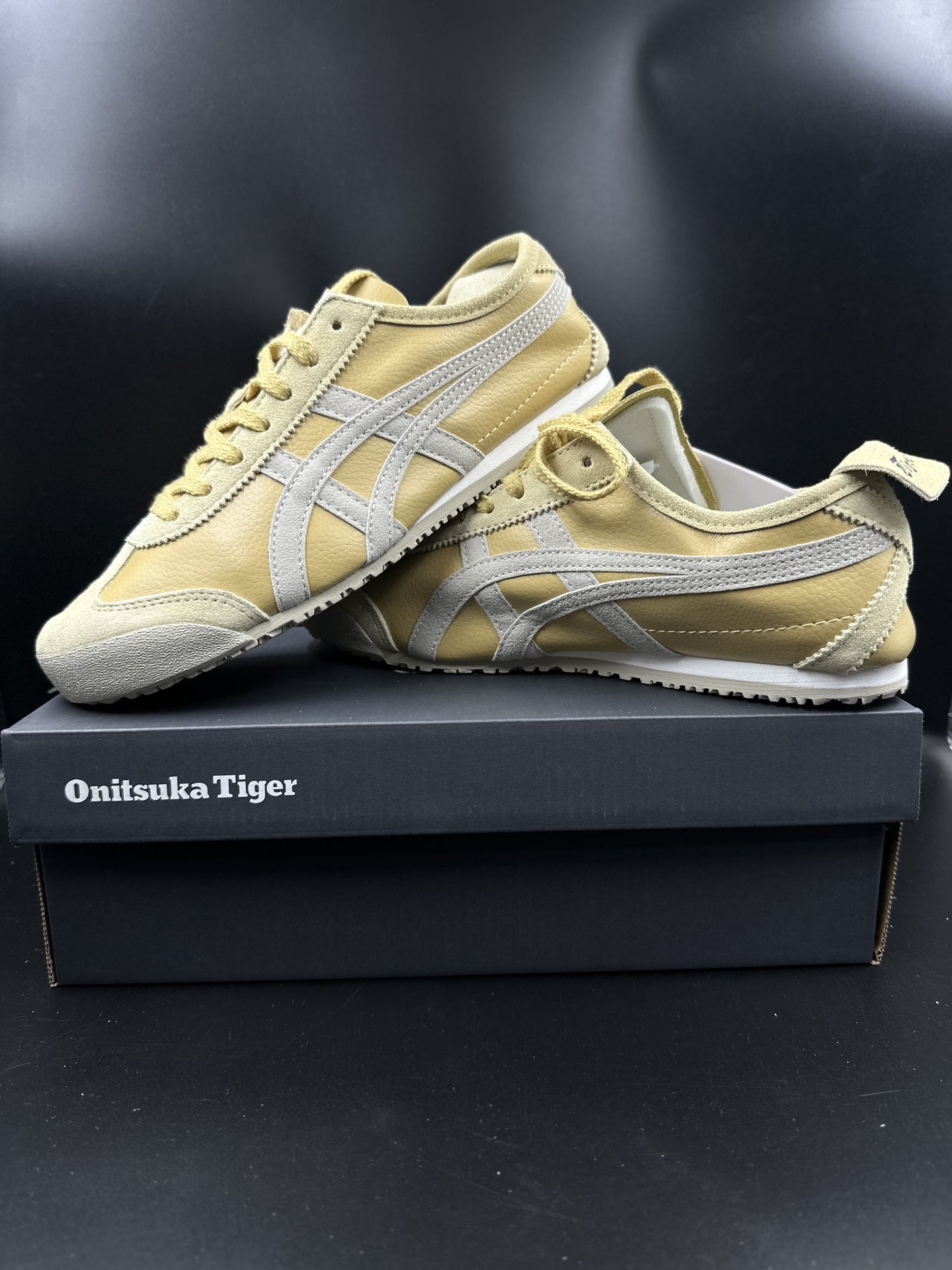 Onitsuka Tiger Mexico 66 Men’s Sneakers – Classic Retro Style Footwear