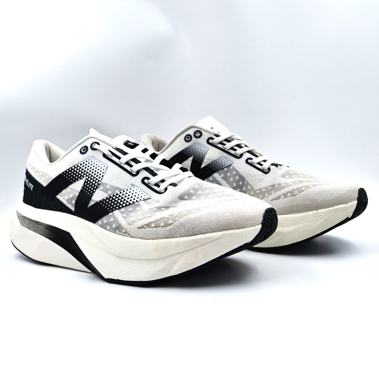 New Balance Black & White Sport Shoe